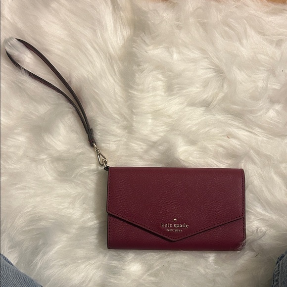 kate spade Handbags - Kate Spade Raspberry Wristlet Clutch
